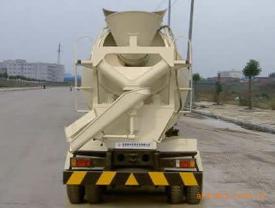 廣東干粉式混凝土攪拌車 東正品牌的卓越品質與可靠運輸解決方案